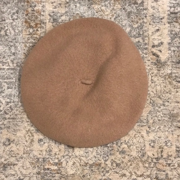 Beige wool French beret. NWOT main image 5